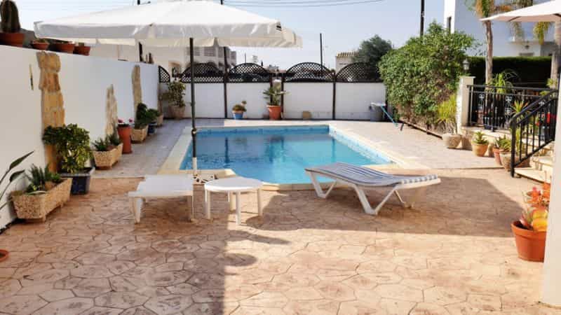 بيت في Frenaros, Famagusta 10033914