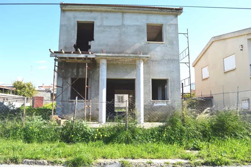 Talo sisään Larnaca, Larnaka 10033937
