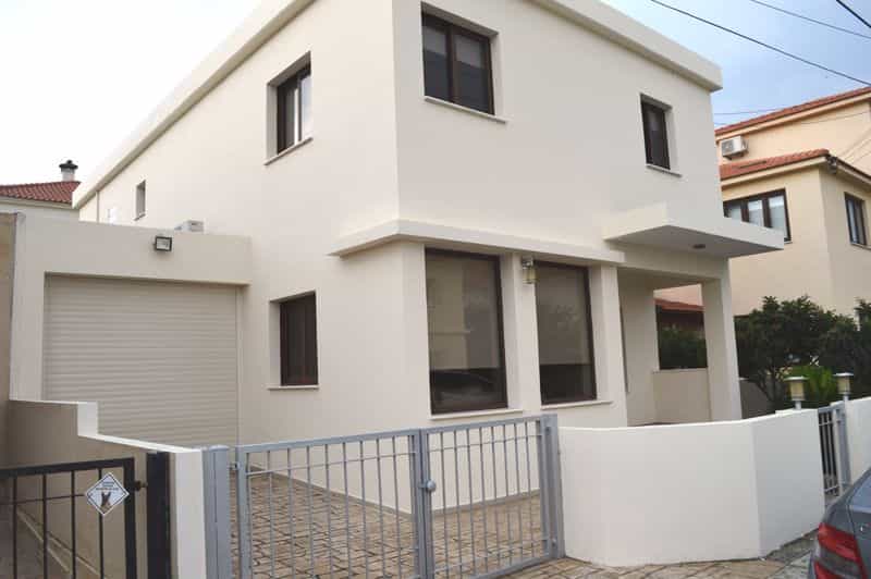 Haus im Aradippou, Larnaka 10033962