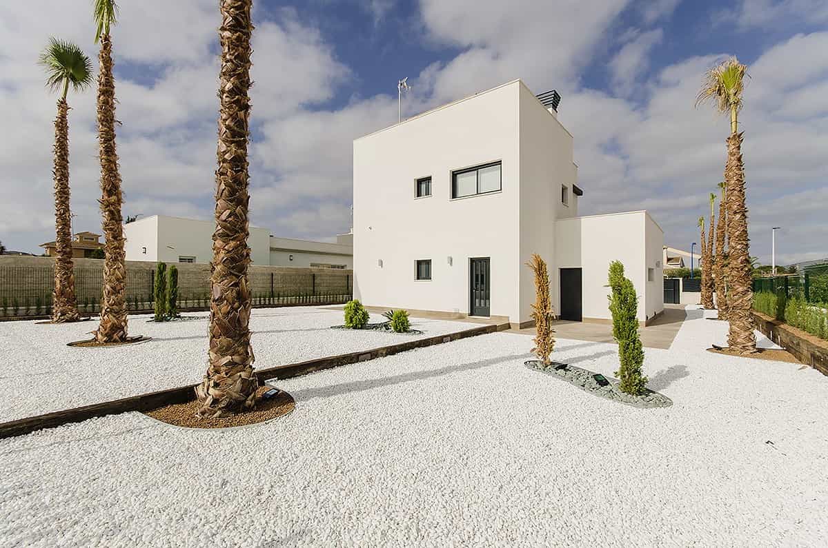 بيت في Dehesa de Campoamor, Alicante 10033971