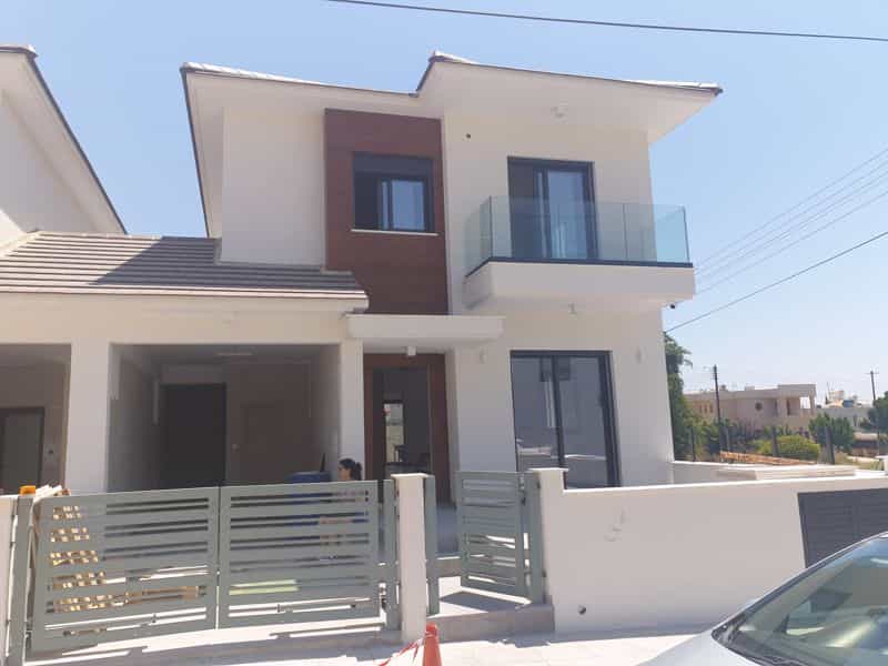 House in Ypsonas, Lemesos 10034013