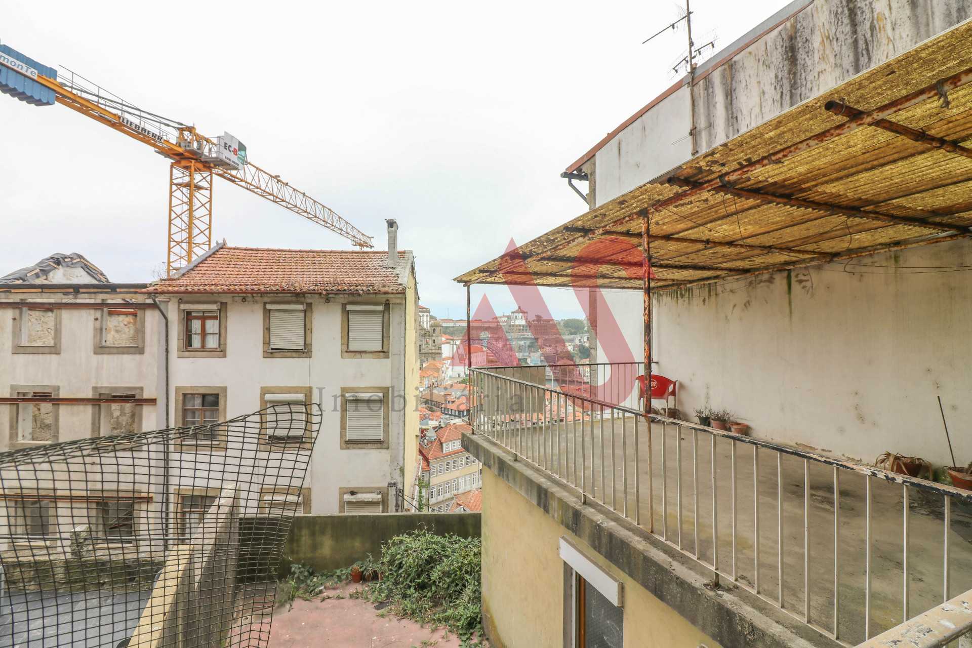 Кондоминиум в Porto, Porto 10034262