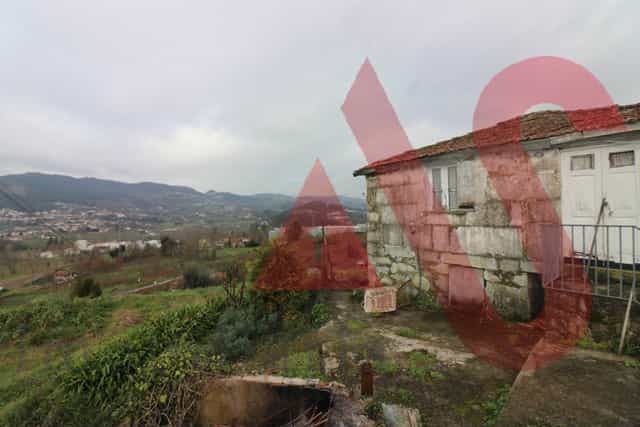 House in FelgueIras, Porto 10034352