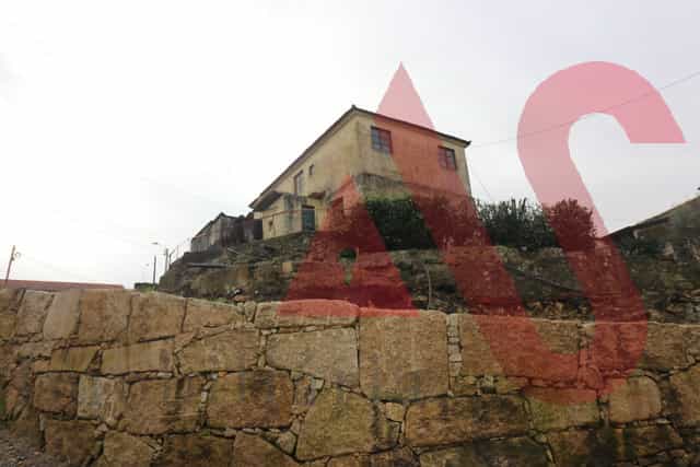 House in FelgueIras, Porto 10034353