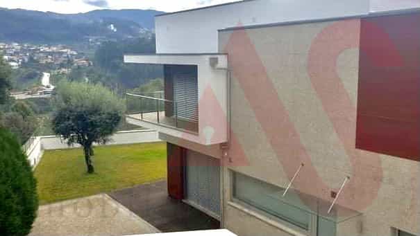 Huis in Val de Cambra, Aveiro 10034360