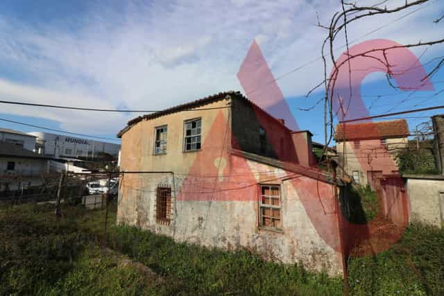 House in FelgueIras, Porto 10034391