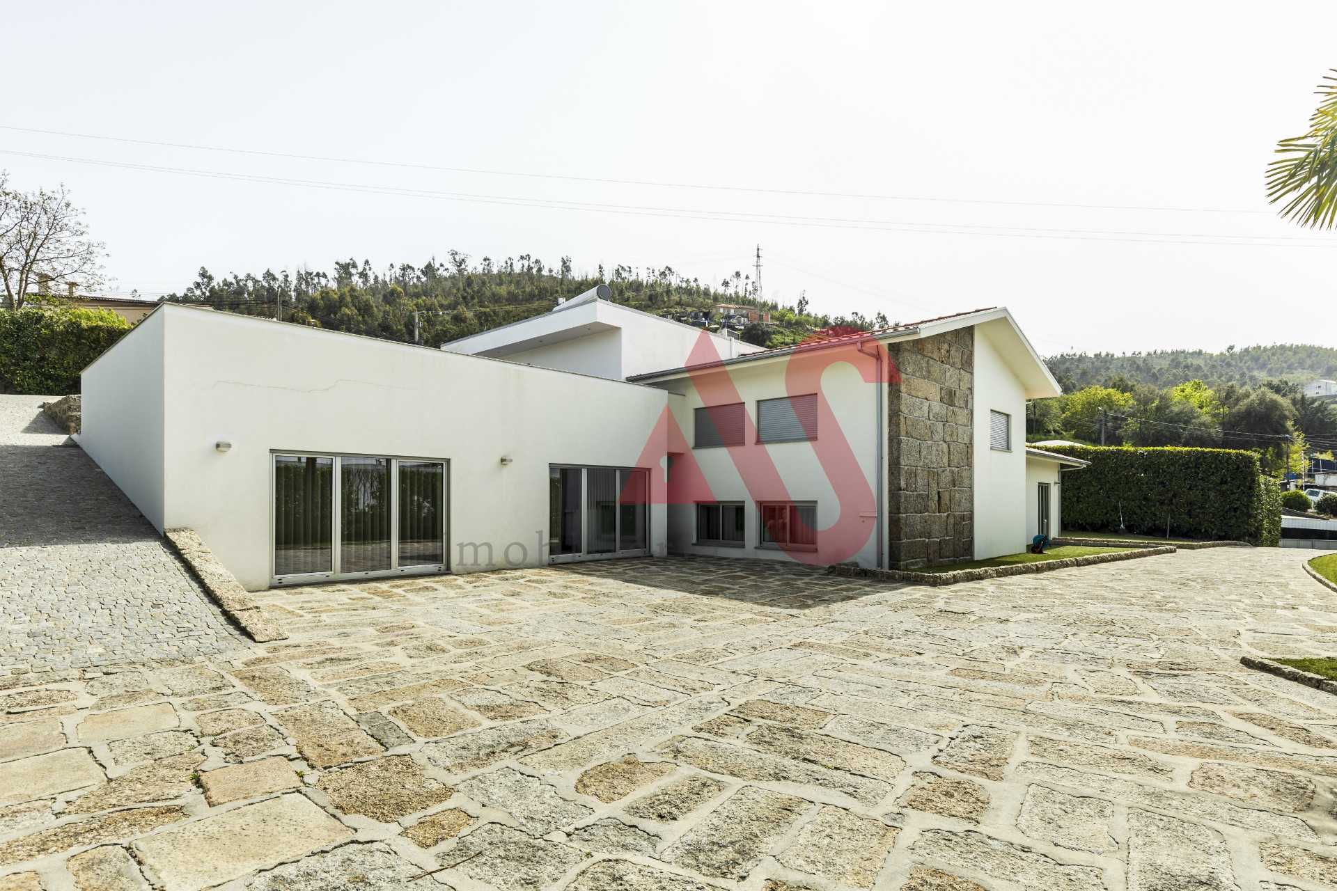 Hus i Santo TIrso, Porto 10034404