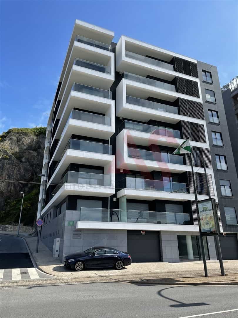 Condominium in Lordelo do Ouro, Porto 10034466