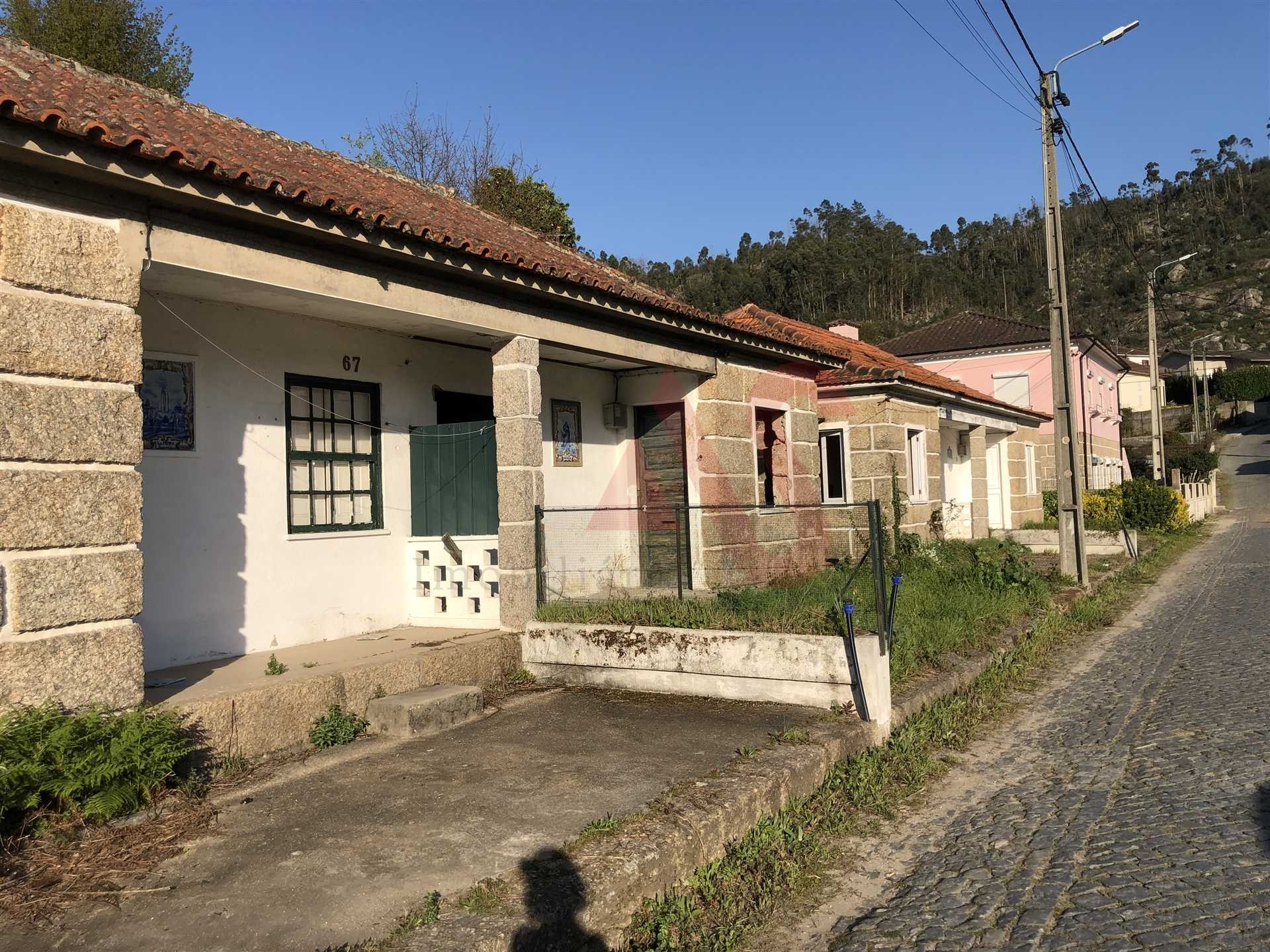 rumah dalam Santo TIrso, Porto 10034507