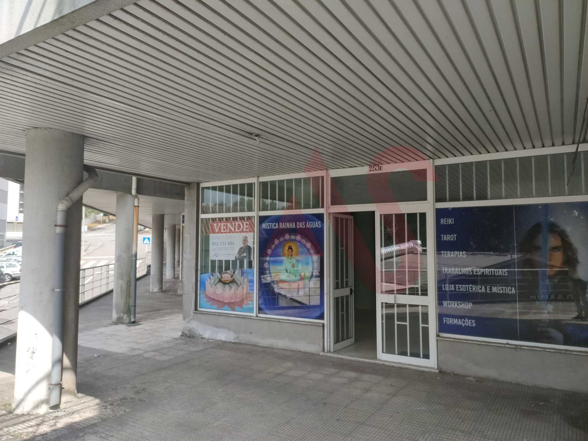 Retail in GuImaraes, Braga 10034638