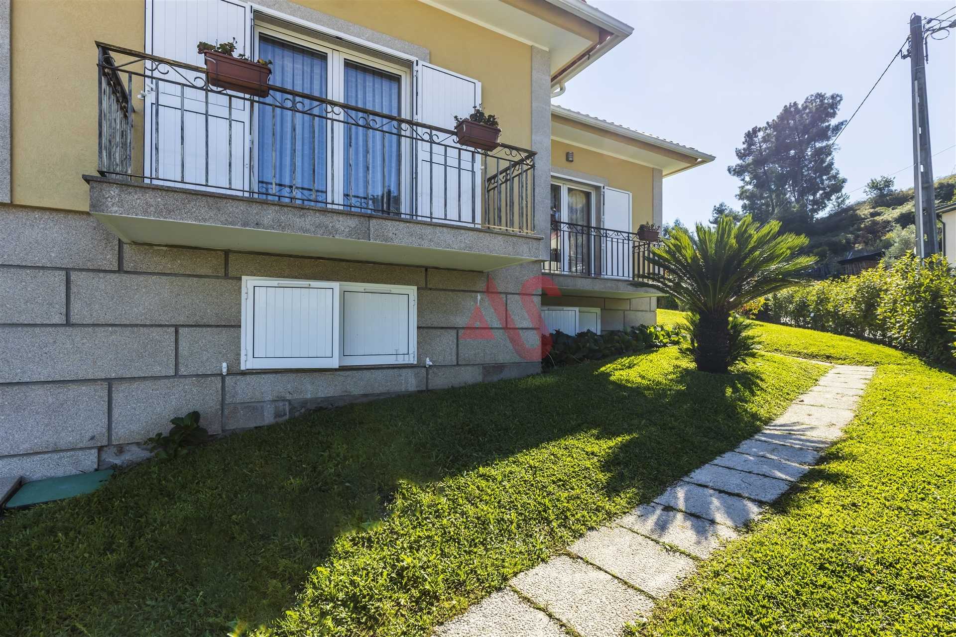 House in Mancelos, Porto 10034678