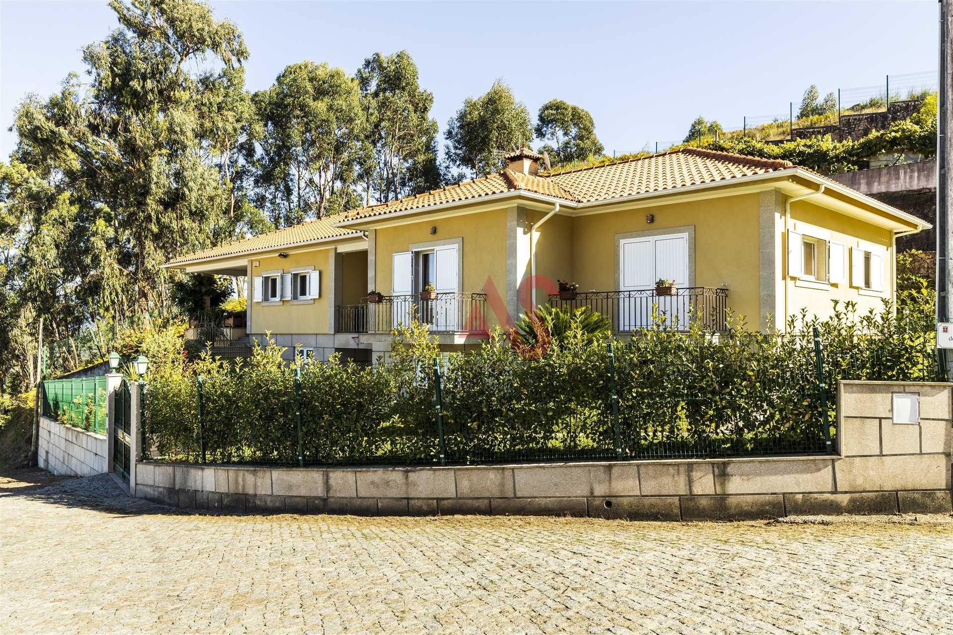 House in Mancelos, Porto 10034678