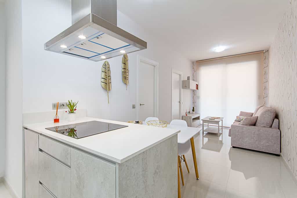 公寓 在 Torrevieja, 巴倫西亞 10035271