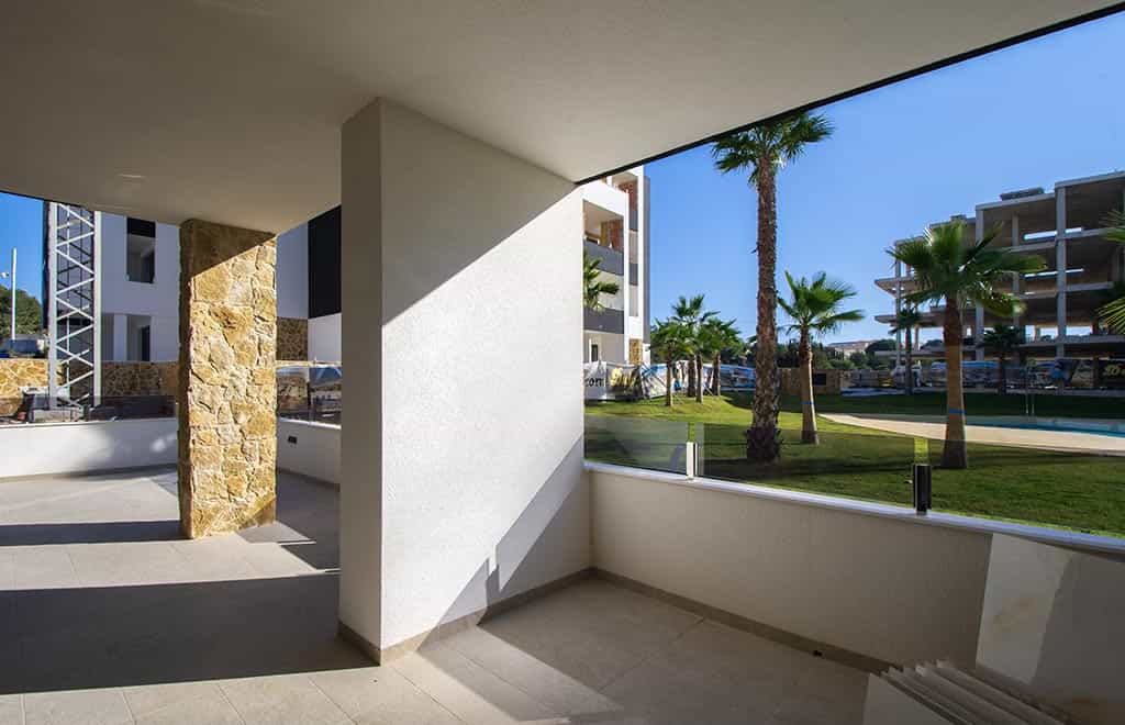 Condominium in Orihuela Costa, Alicante 10035854