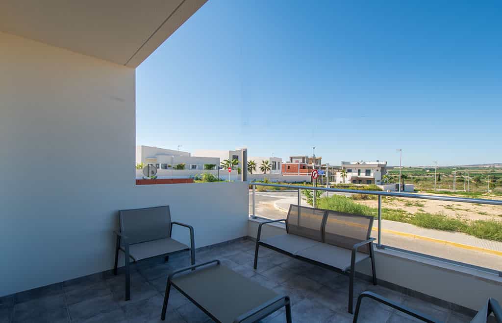 Condominium in Benijofar, Valencia 10035957