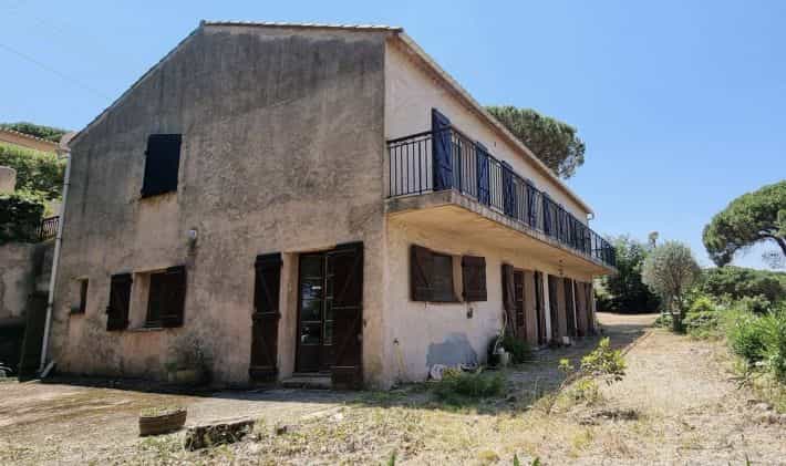 Hus i Sainte-Maxime, Provence-Alpes-Cote d'Azur 10036130