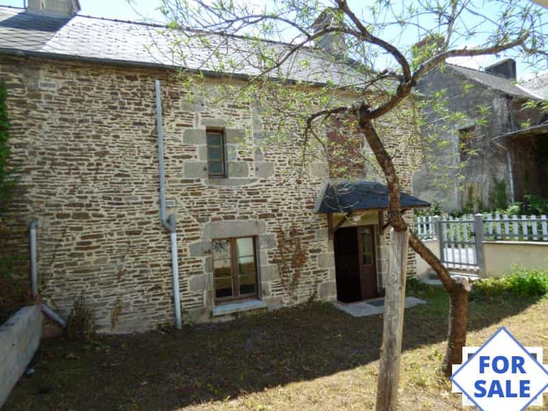 Huis in Saint-Cyr-en-Pail, Mayenne 10036147