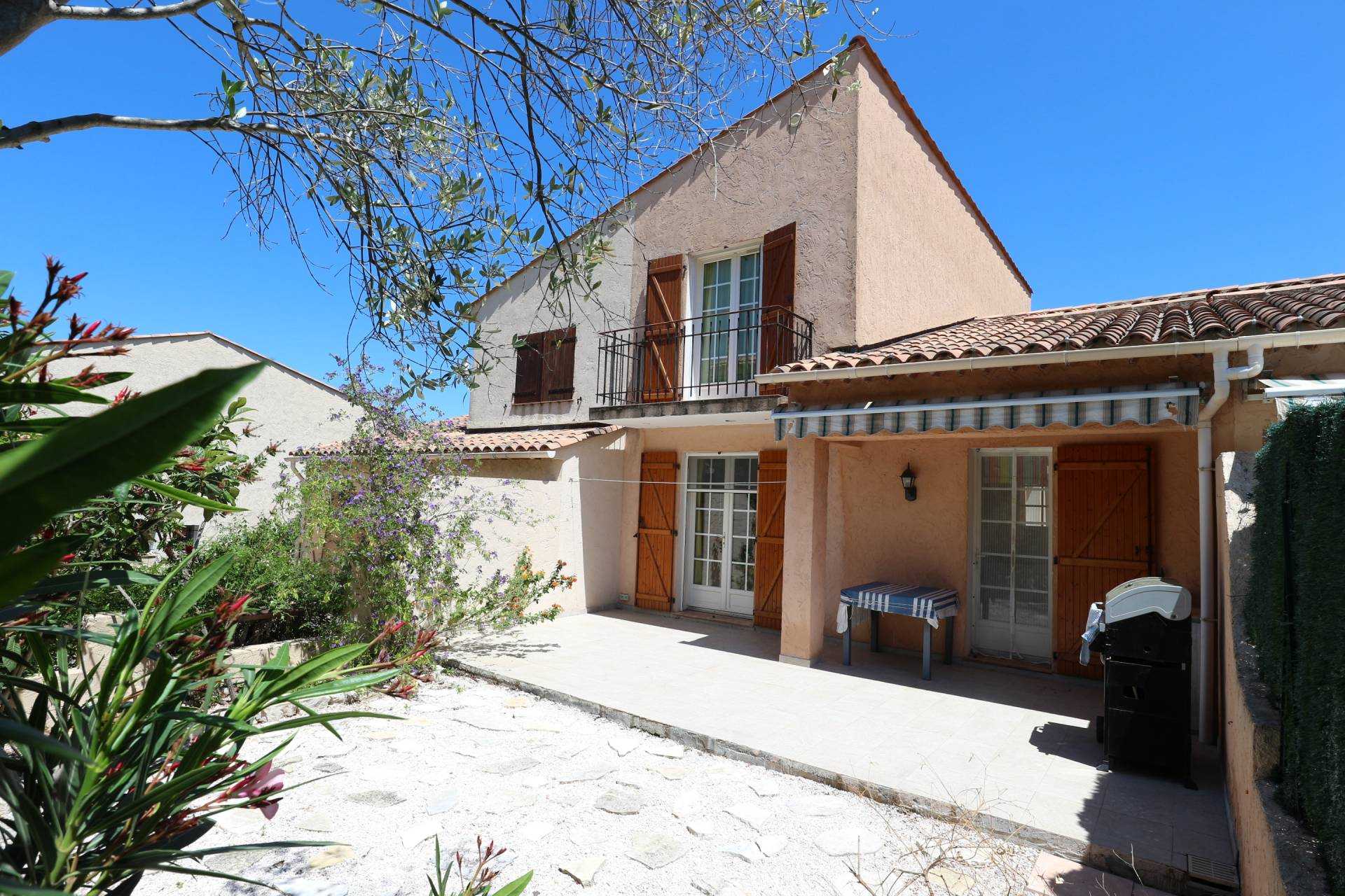 Rumah di Roquebrune-sur-Argens, Provence-Alpes-Cote d'Azur 10036166