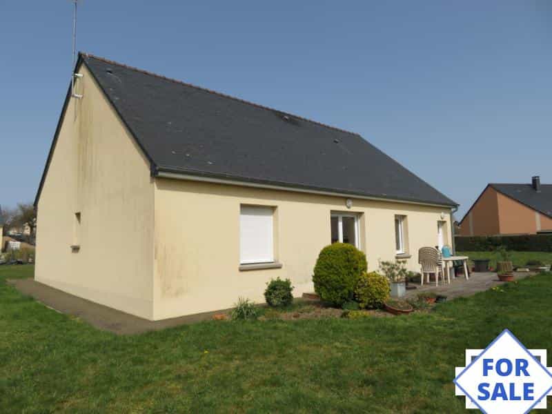 Будинок в Saint-Aignan-de-Couptrain, Pays de la Loire 10036184