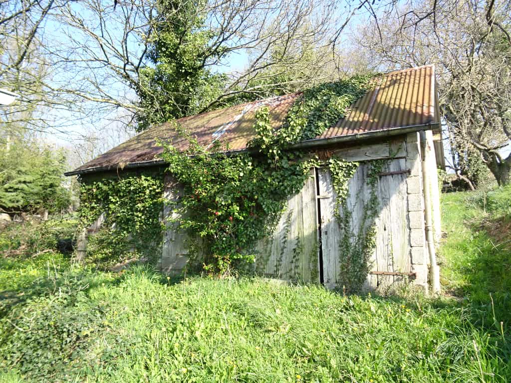 casa no Isigny-le-Buat, Normandia 10036189