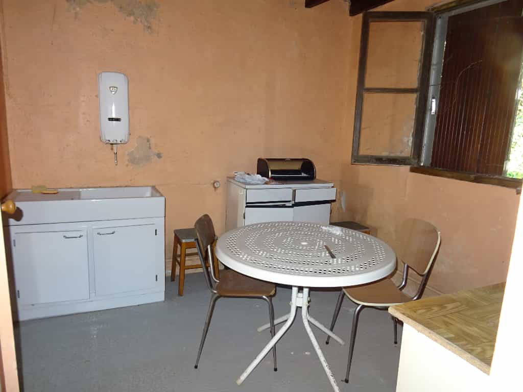 жилой дом в Isigny-le-Buat, Manche 10036189