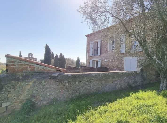 жилой дом в Roquebrune-sur-Argens, Var 10036234