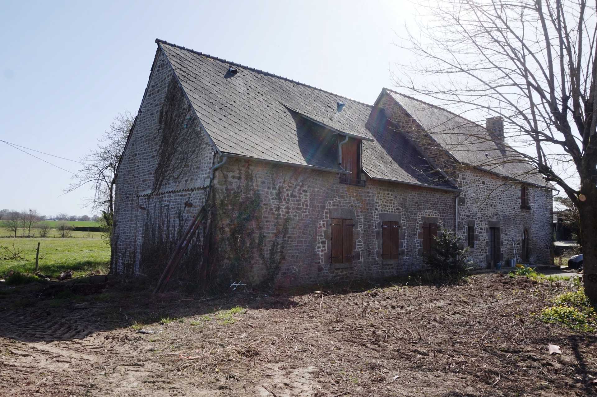 жилой дом в Ambrieres-les-Vallees, Mayenne 10036280
