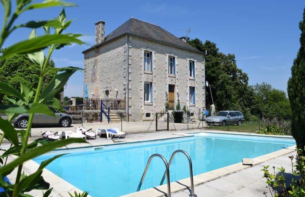 σπίτι σε Saint-Pierre-d'Exideuil, Nouvelle-Aquitaine 10036281