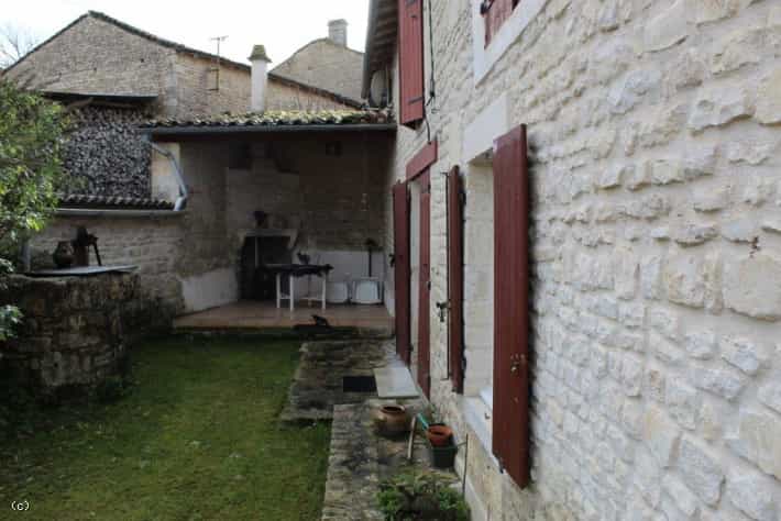 मकान में Villefagnan, Charente 10036287