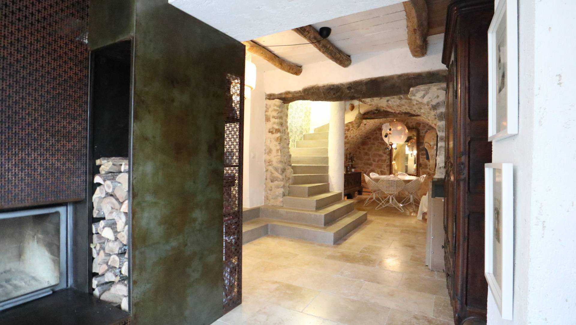 Talo sisään Klavierit, Provence-Alpes-Cote d'Azur 10036394