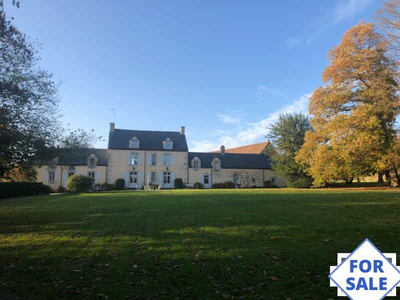 Casa nel Conde-sur-Sarthe, Orne 10036419