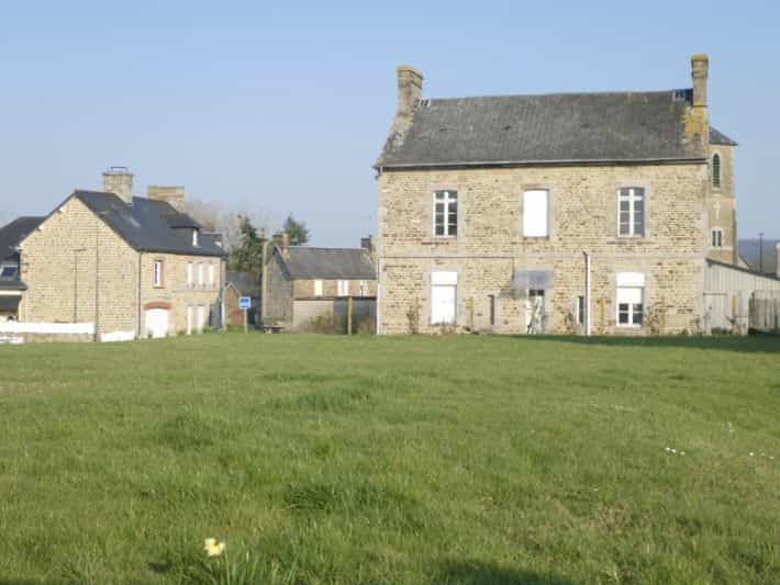 rumah dalam Sainte-Marie-du-Bois, Normandie 10036432