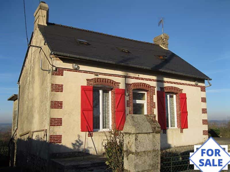 House in Pre-en-Pail, Pays de la Loire 10036443