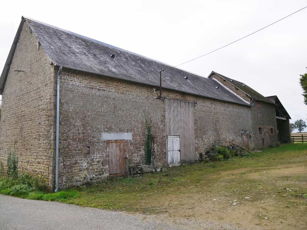 Hus i Lassay-les-Chateaux, Pays de la Loire 10036447