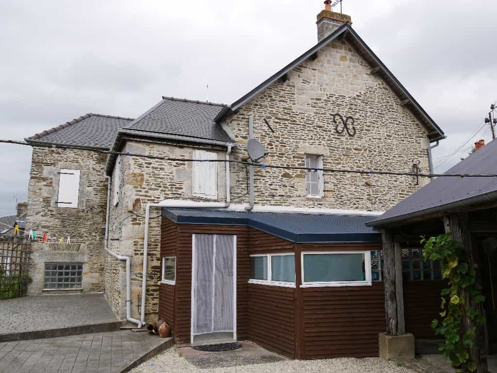 House in Sainte-Marie-du-Bois, Mayenne 10036473