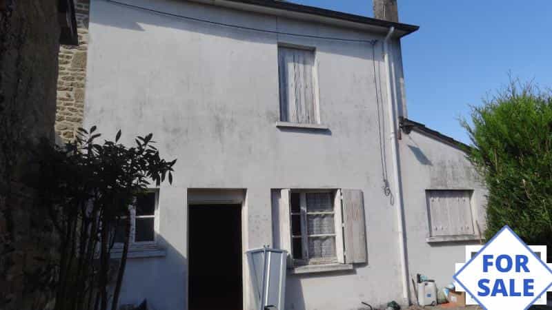 بيت في Saint-Pierre-des-Nids, Mayenne 10036474