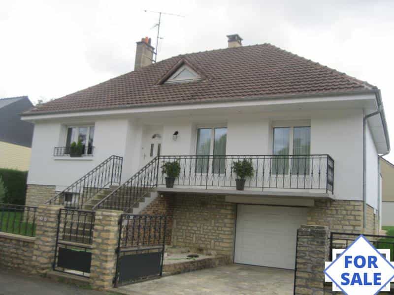 casa no Conde-sur-Sarthe, Normandia 10036482
