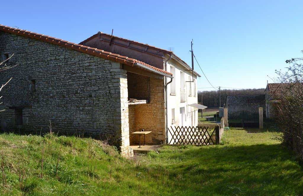 House in Bioussac, Charente 10036501