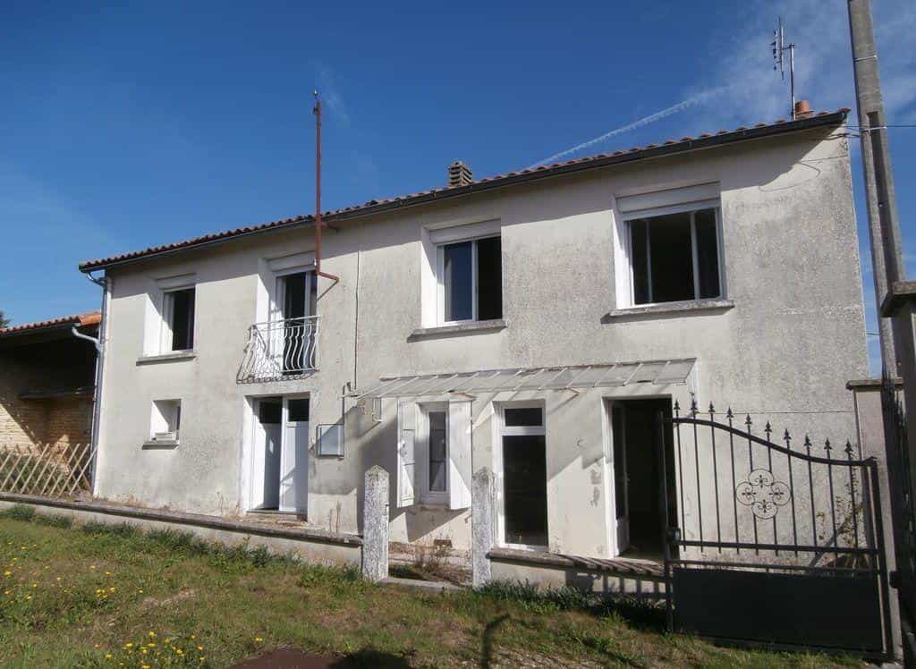 σπίτι σε Bioussac, Nouvelle-Aquitaine 10036501