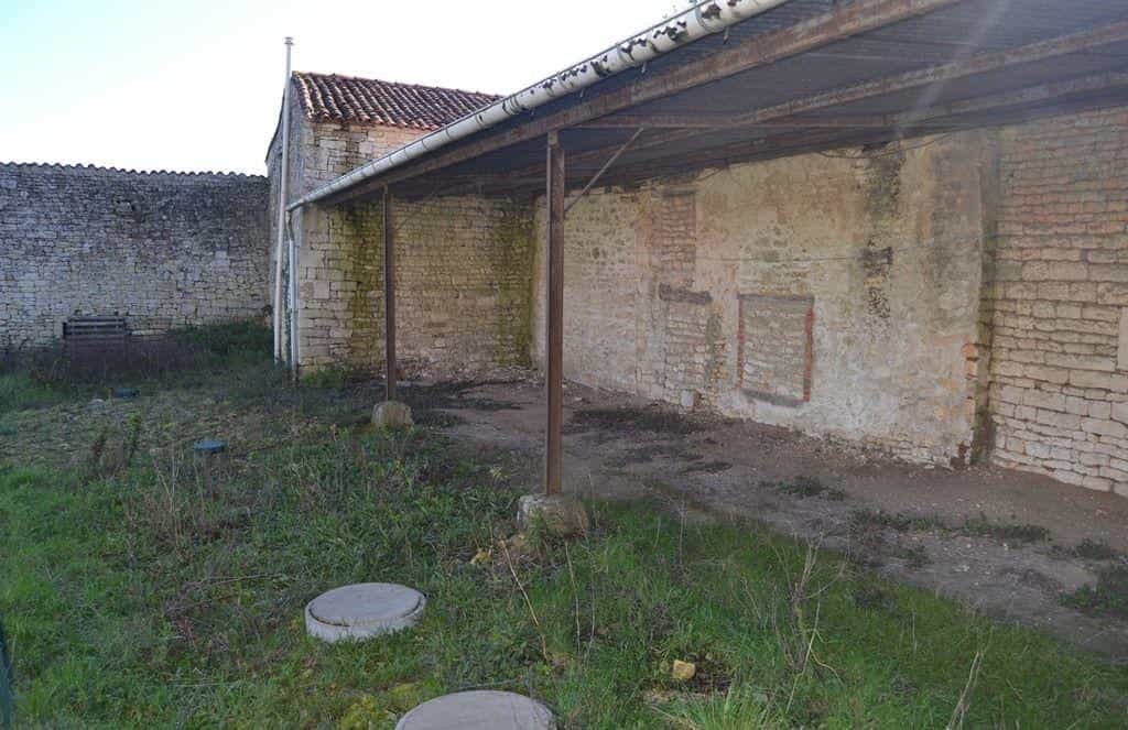 בַּיִת ב Bioussac, Charente 10036501