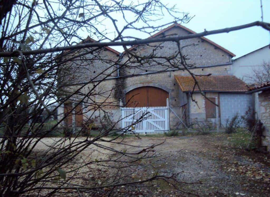 Rumah di Bioussac, Nouvelle-Aquitaine 10036501