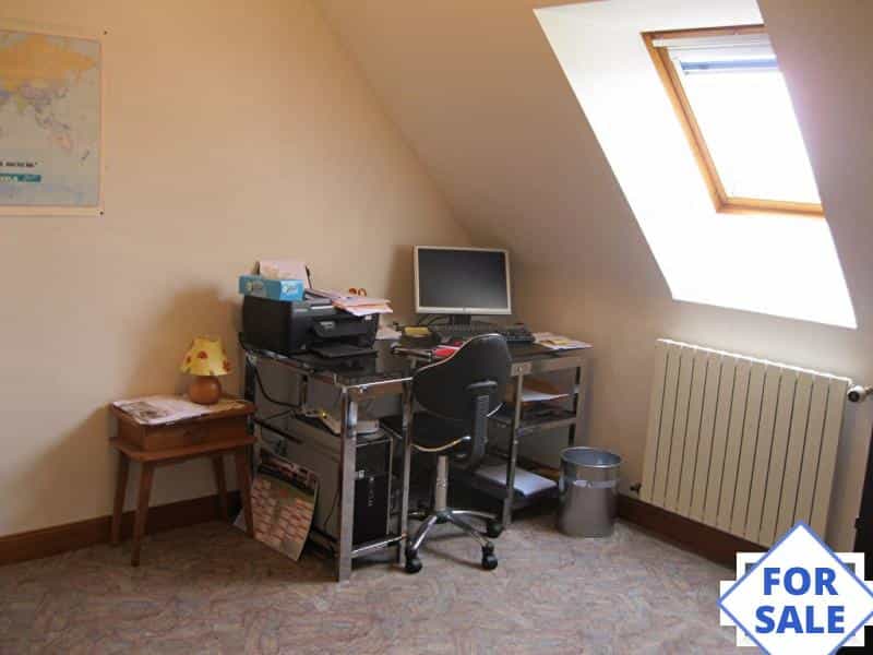 House in Saint-Cyr-en-Pail, Mayenne 10036514