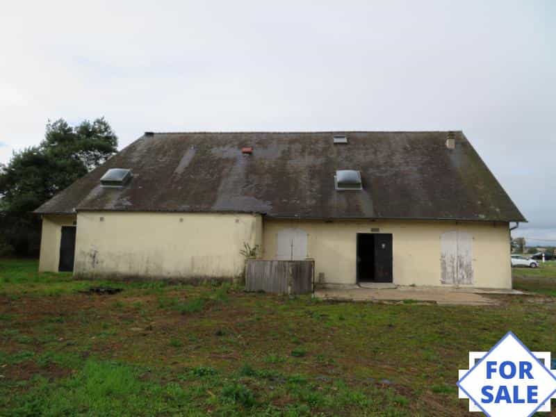 Talo sisään Saint-Georges-Buttavent, Pays de la Loire 10036527