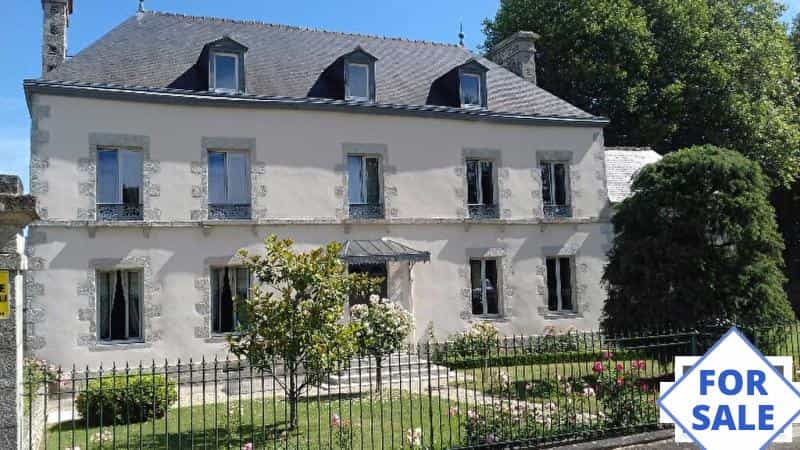 Rumah di Saint-Cyr-en-Pail, Membayar de la Loire 10036540