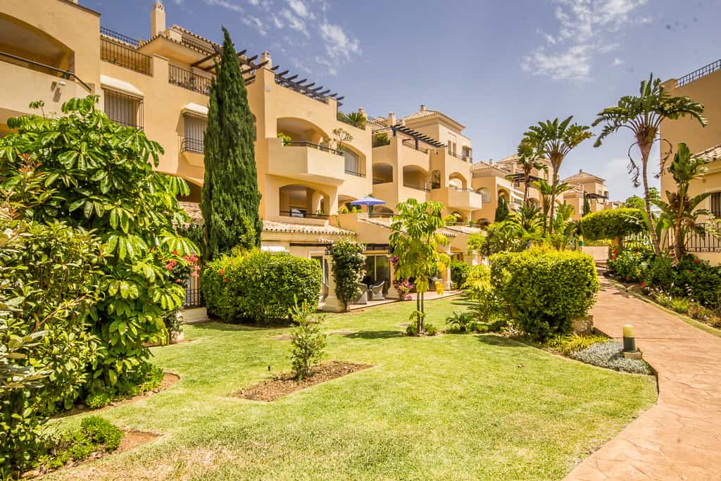 Condominium in Ojen, Andalusia 10036704