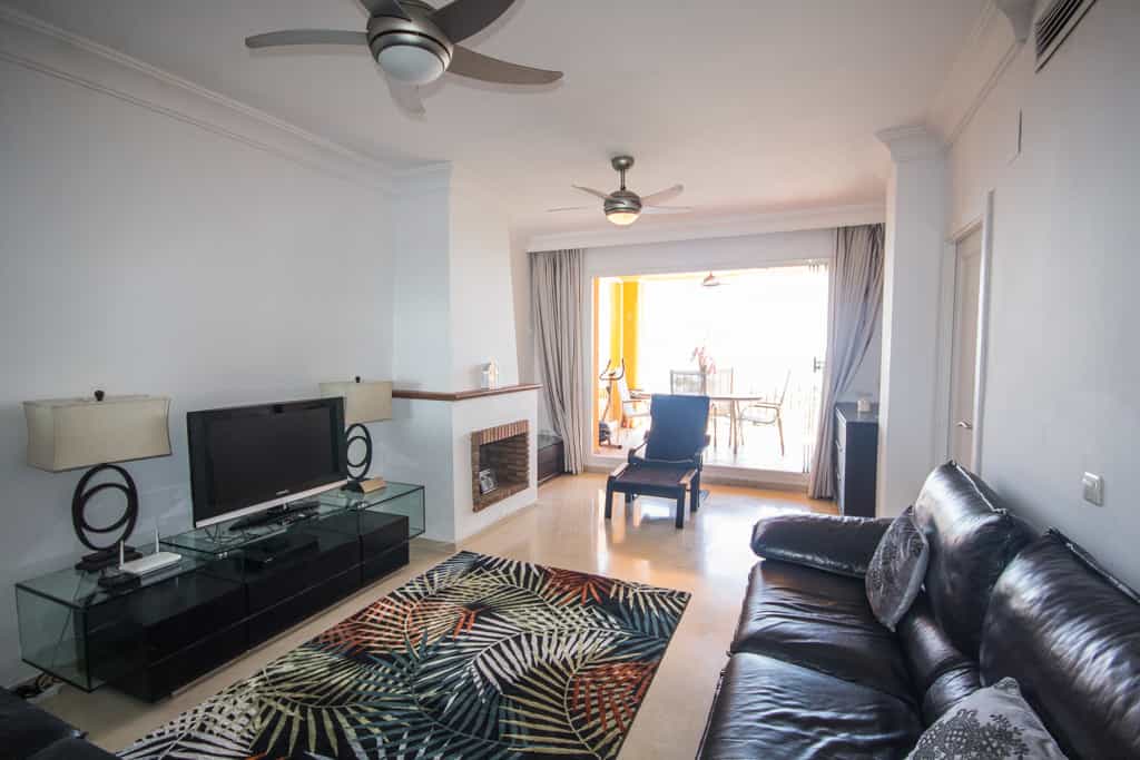 Condominium in La Duquesa, Malaga 10036790