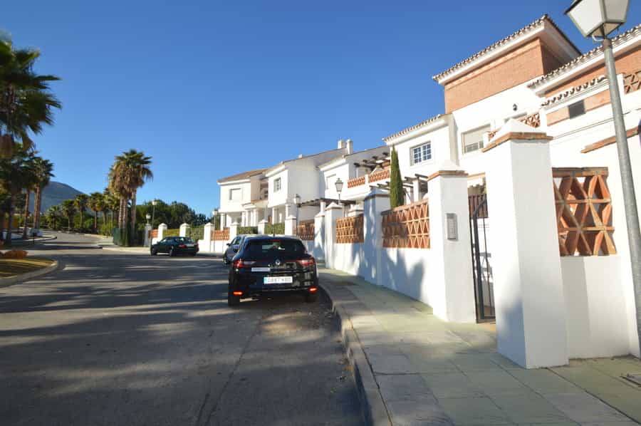 Condominium in Alhaurin De La Torre, Malaga 10036804