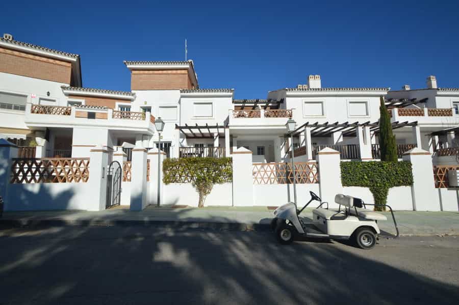 Condominium in Alhaurin De La Torre, Malaga 10036804