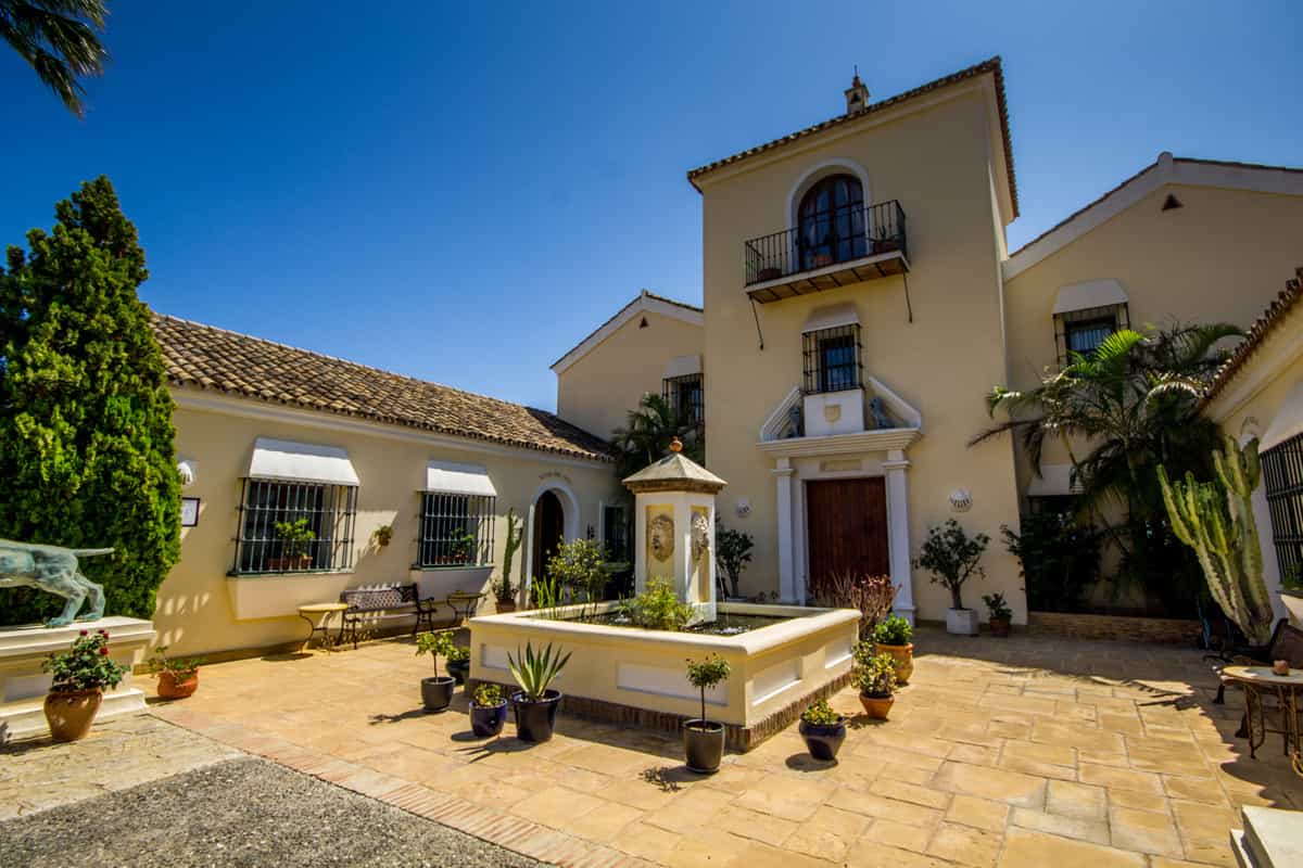 House in La Duquesa, Malaga 10036842