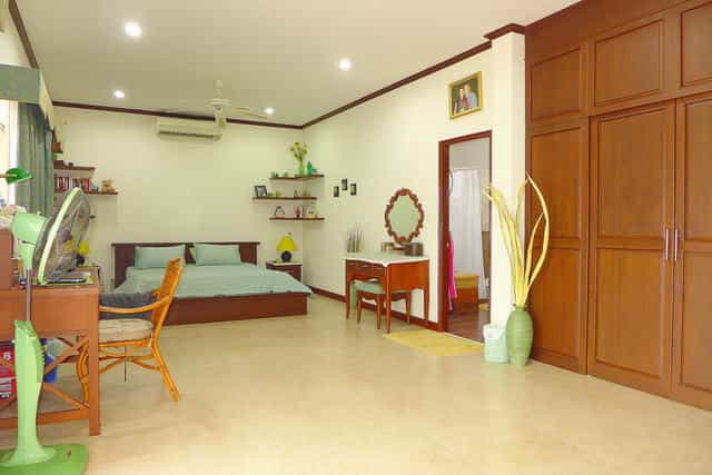 House in Pattaya, Chonburi 10036947